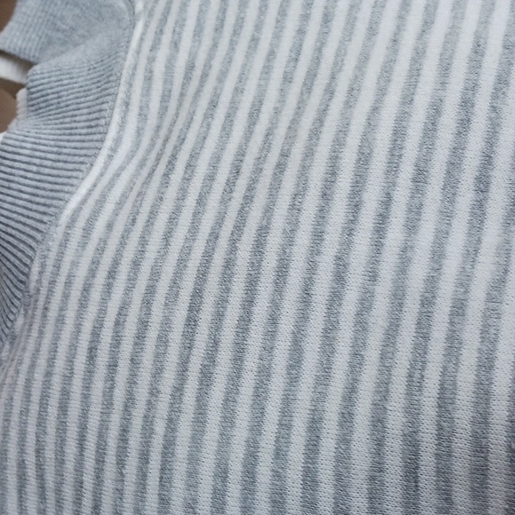 Vintage women's sweatshirt..brand- ROW G..sz Large..white/gray stripe - Picture 12 of 14